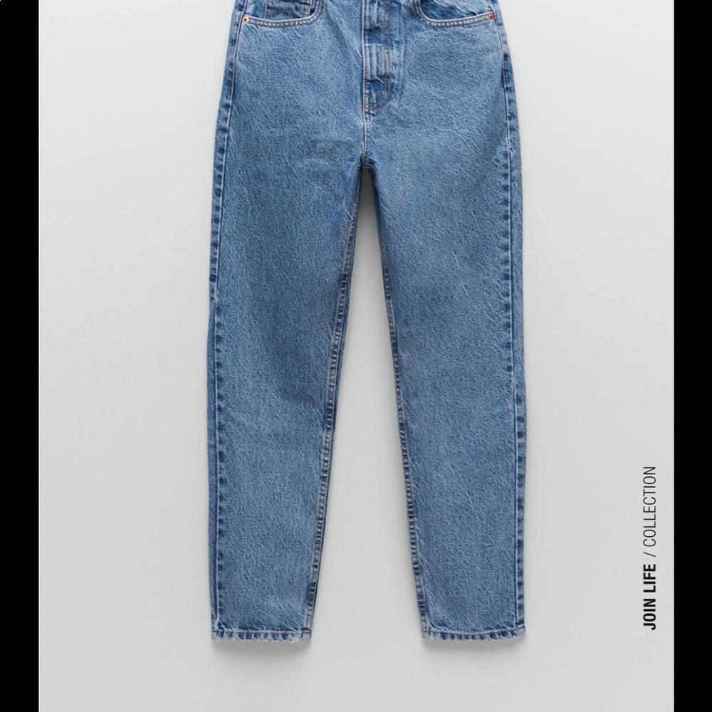 ZARA MOM FIT JEANS